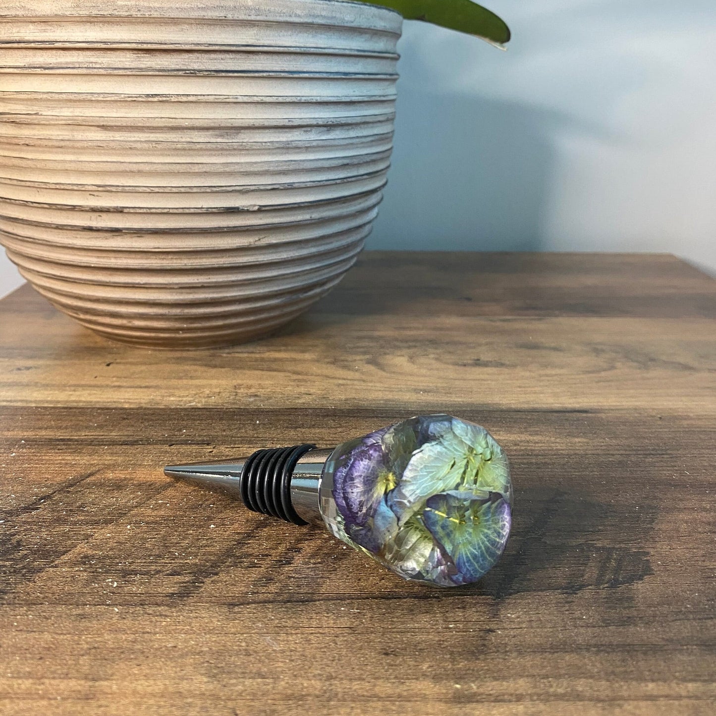 Faceted Bottle Stop