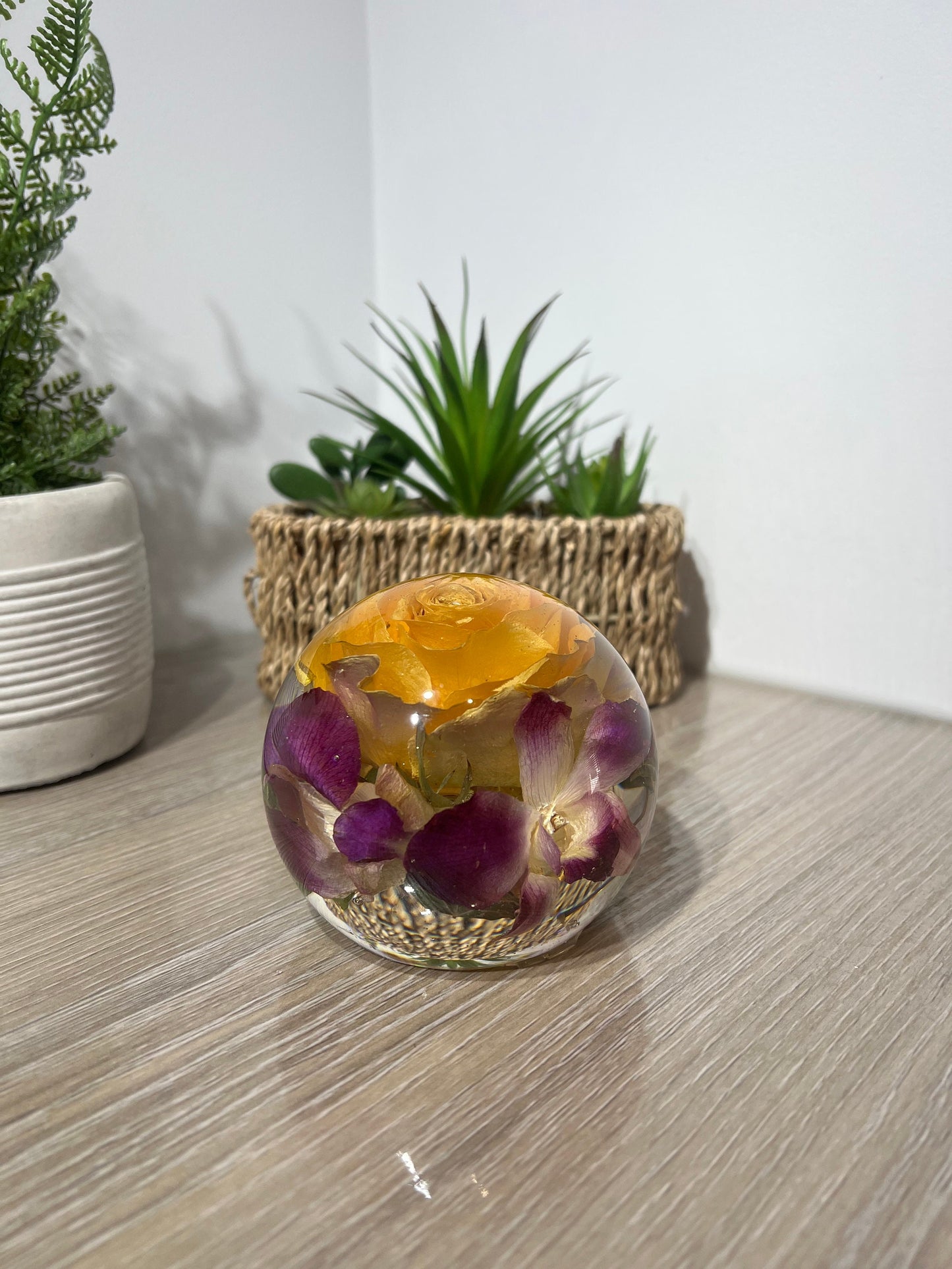 10cm Sphere Paper Weight