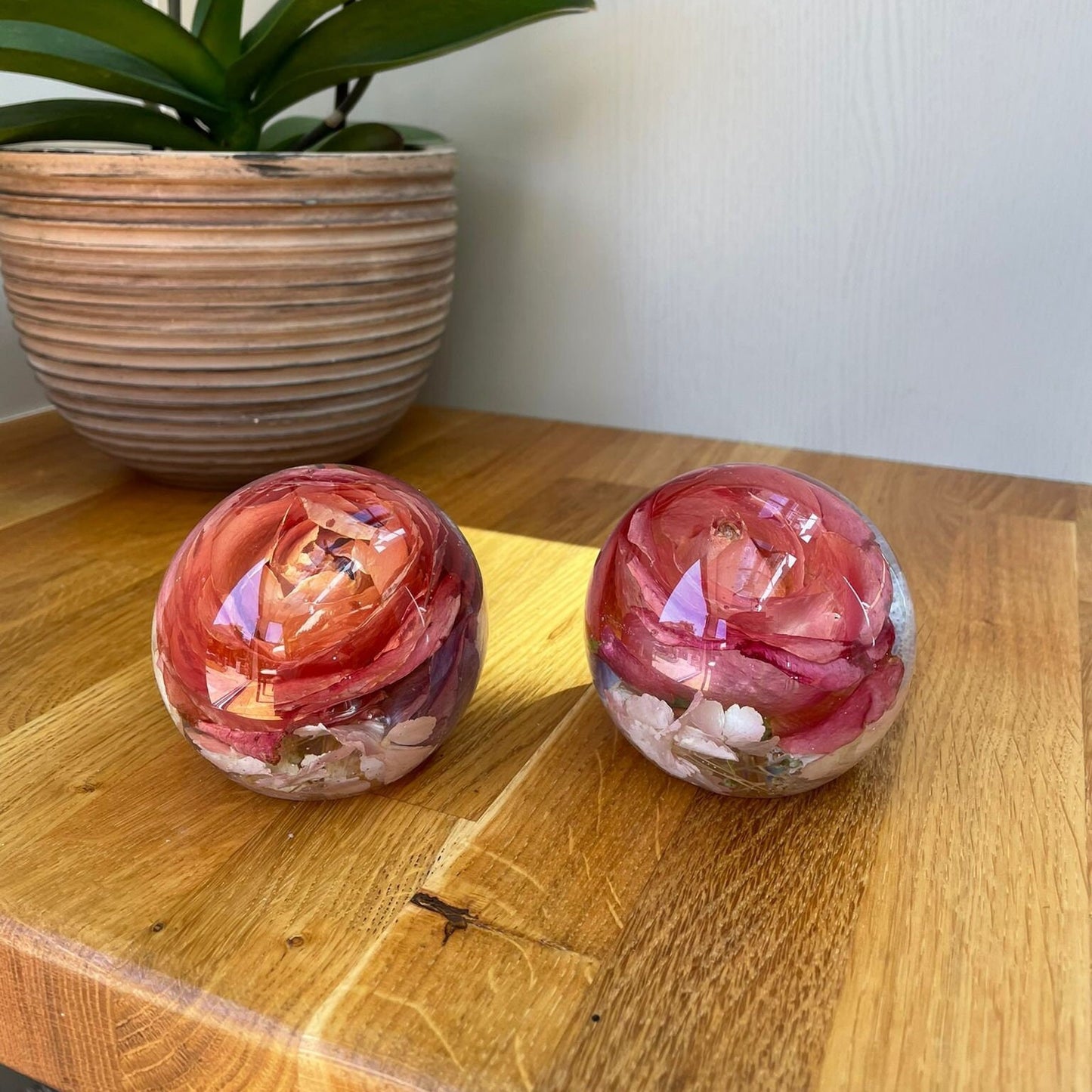 8cm Sphere Paper Weight