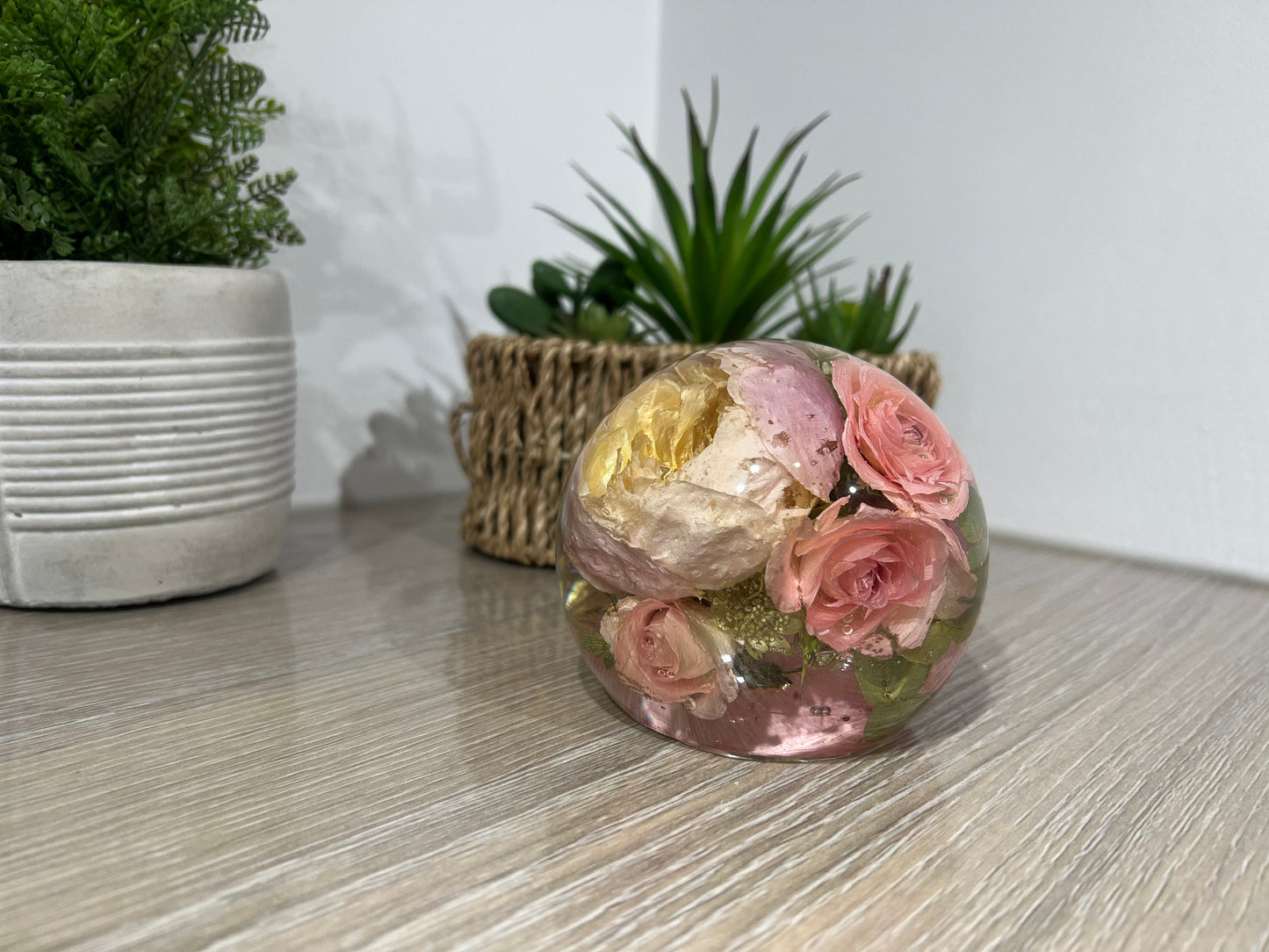 10cm Sphere Paper Weight
