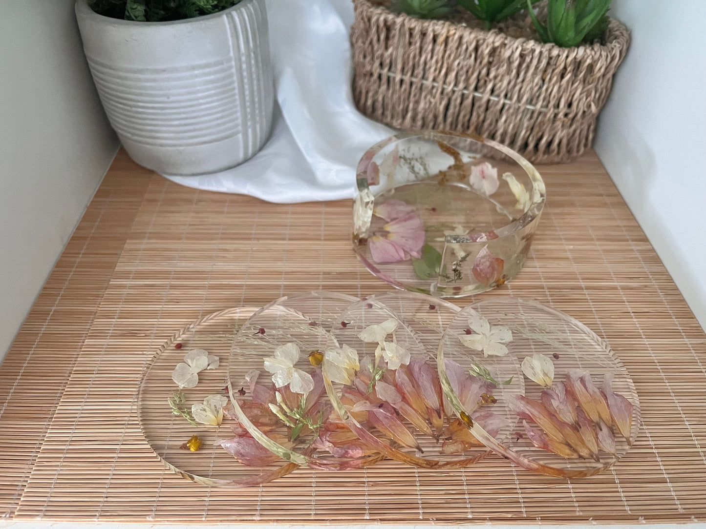 Set of round coasters with holder