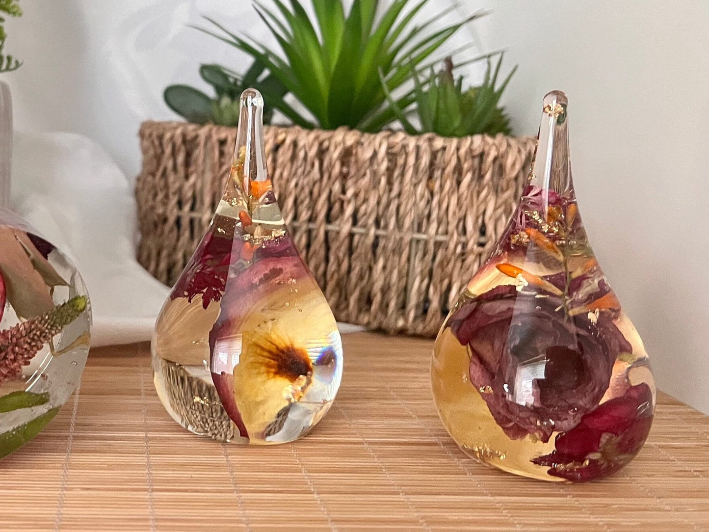 Tear Drop Ring Holder