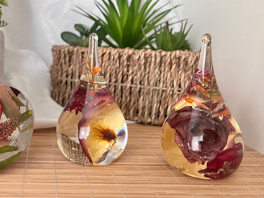Tear Drop Ring Holder