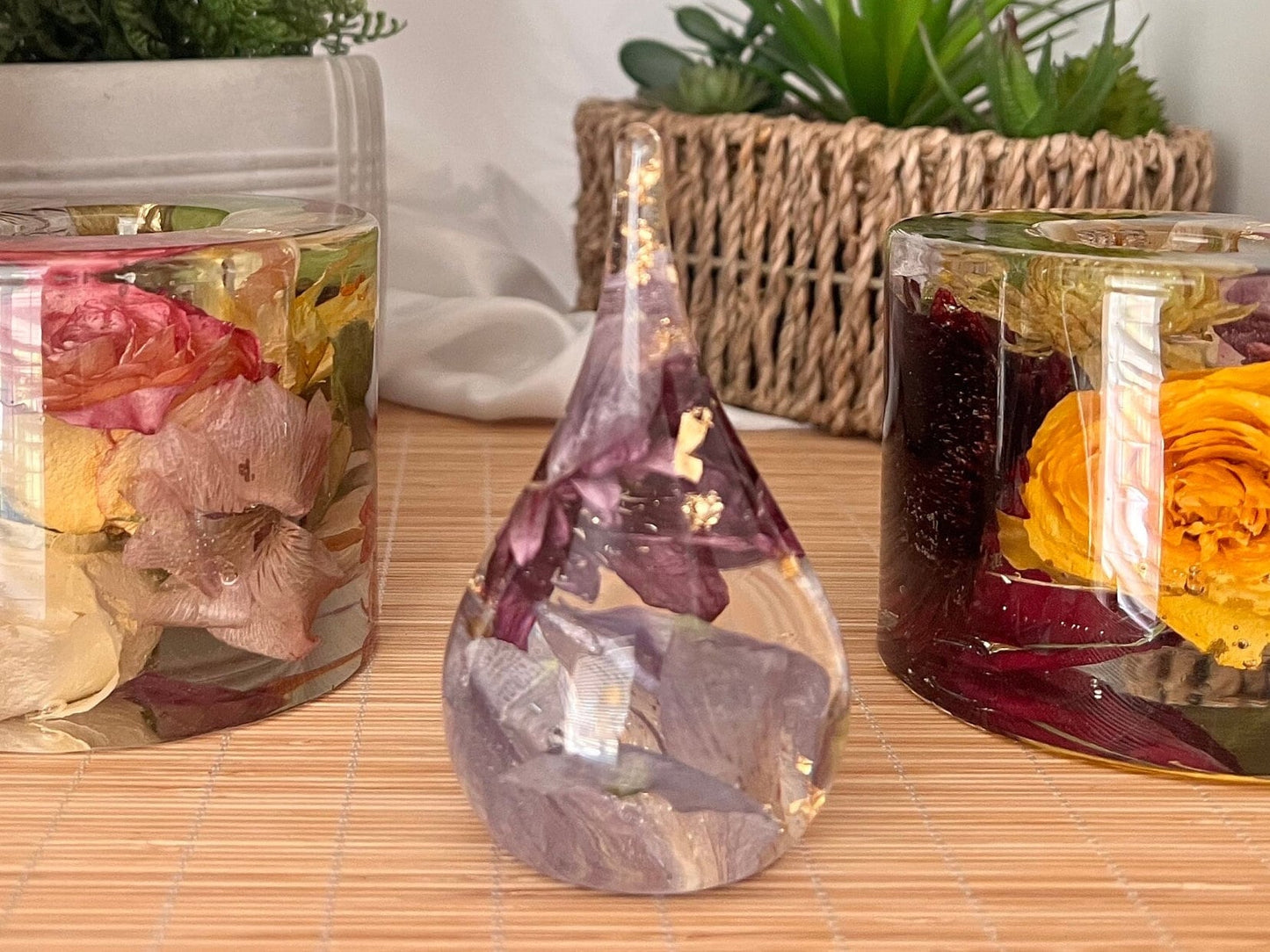 Tear Drop Ring Holder