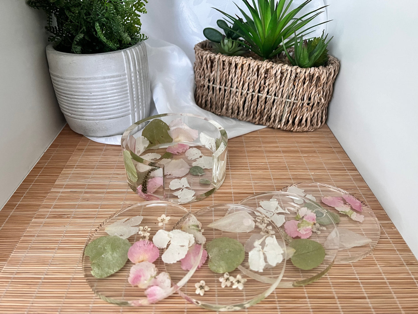 Set of round coasters with holder
